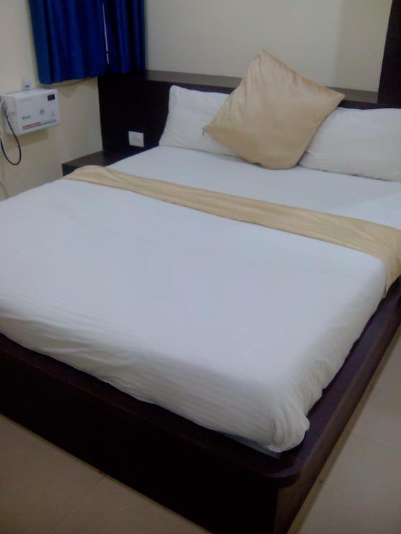 Hotel R K International Lucknow Zimmer foto